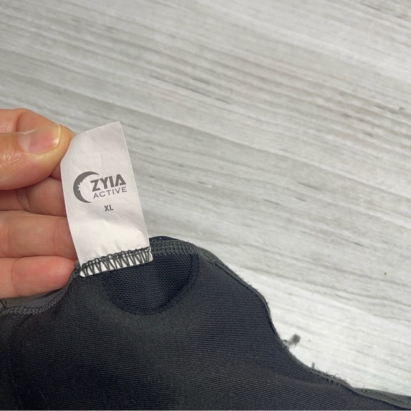 Zyia Active Camouflage Black Racerback Sports Bra Removable Pads Women’s size XL - Picture 9 of 14